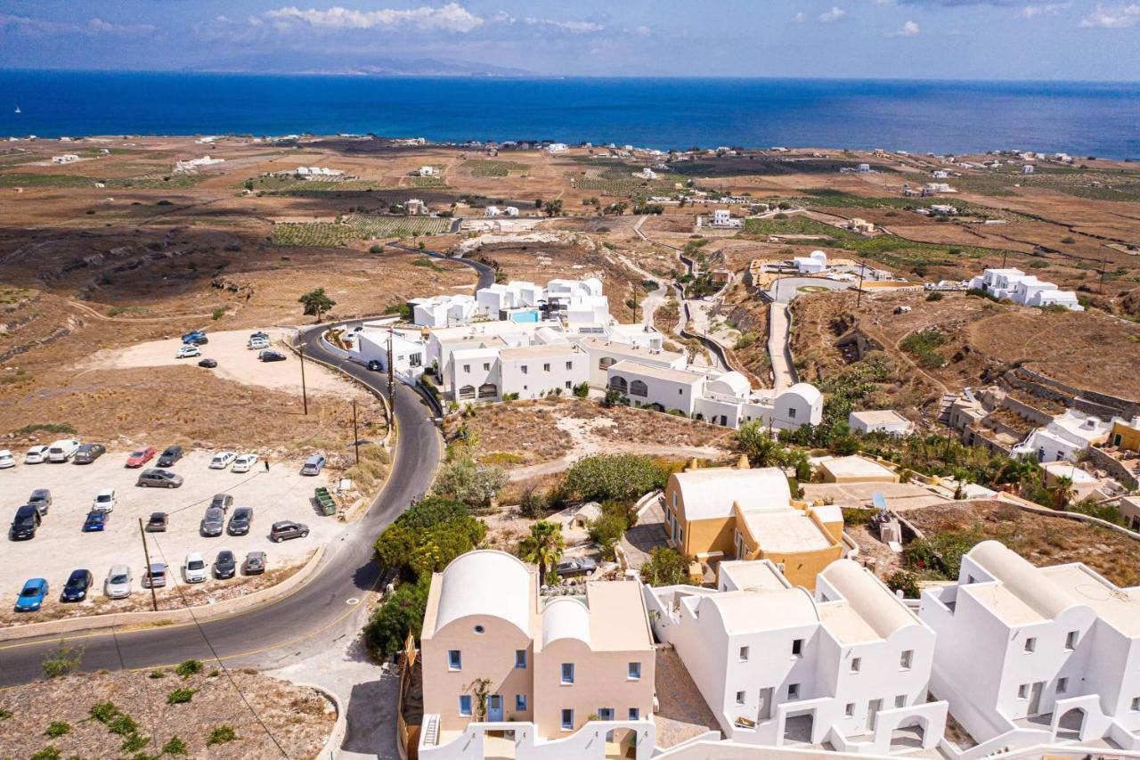 Pink Freud Villas Santorini Oia  Exterior photo
