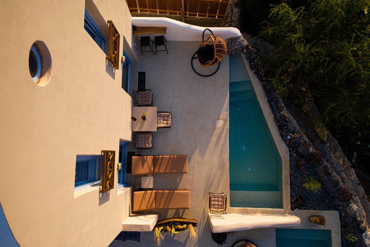 Pink Freud Villas Santorini Oia  Exterior photo