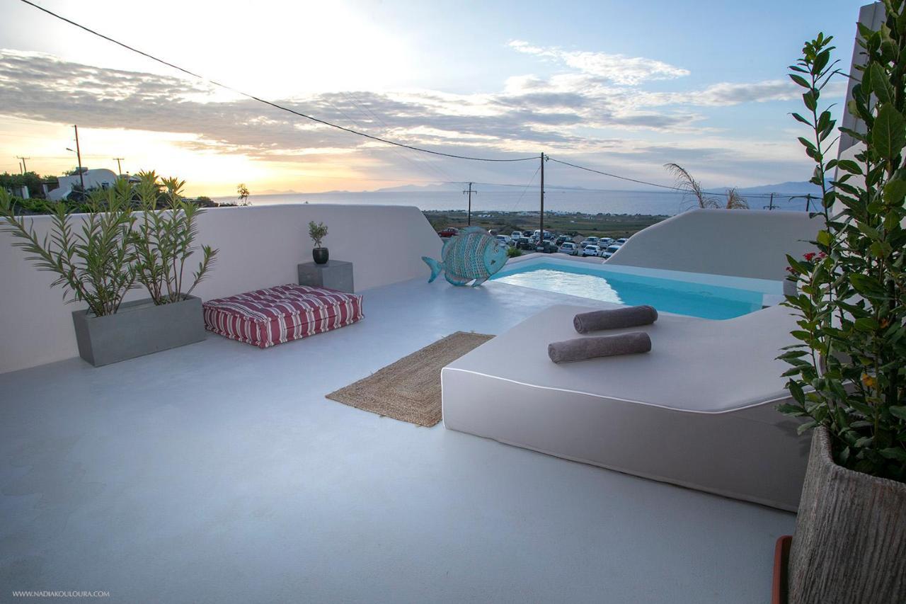 Pink Freud Villas Santorini Oia  Exterior photo
